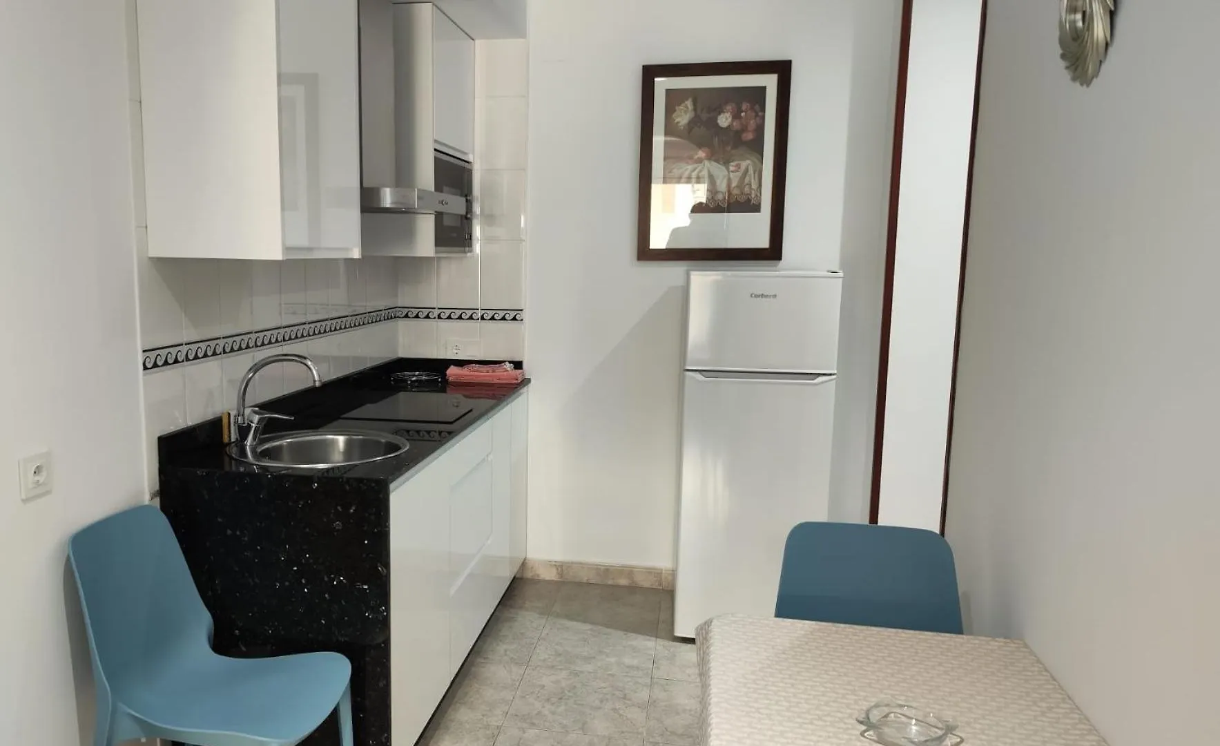Apartamentos Leonor Carihuela Torremolinos