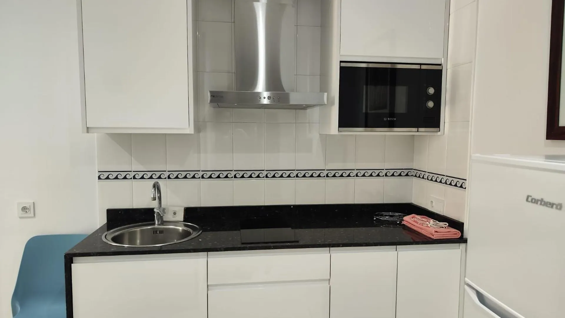 Apartamentos Leonor Carihuela Torremolinos