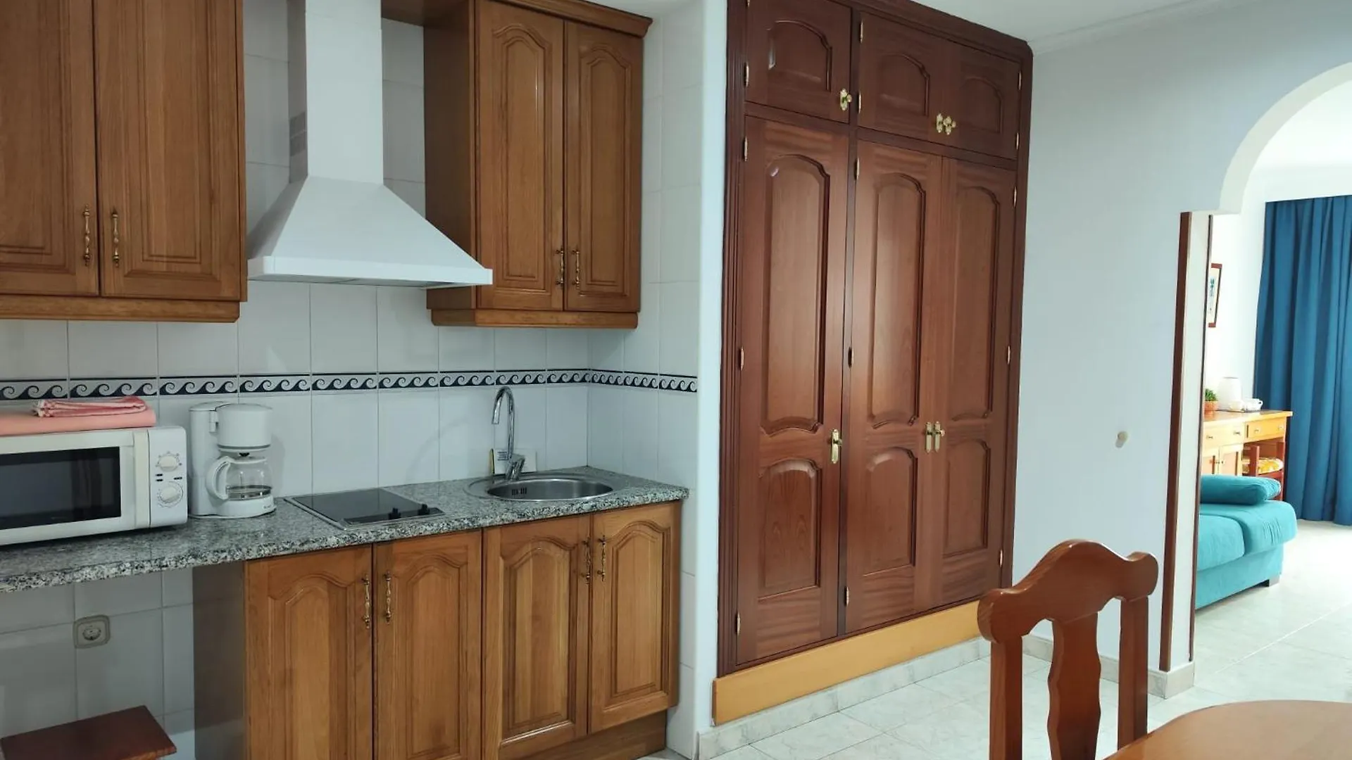 Apartamentos Leonor Carihuela Torremolinos