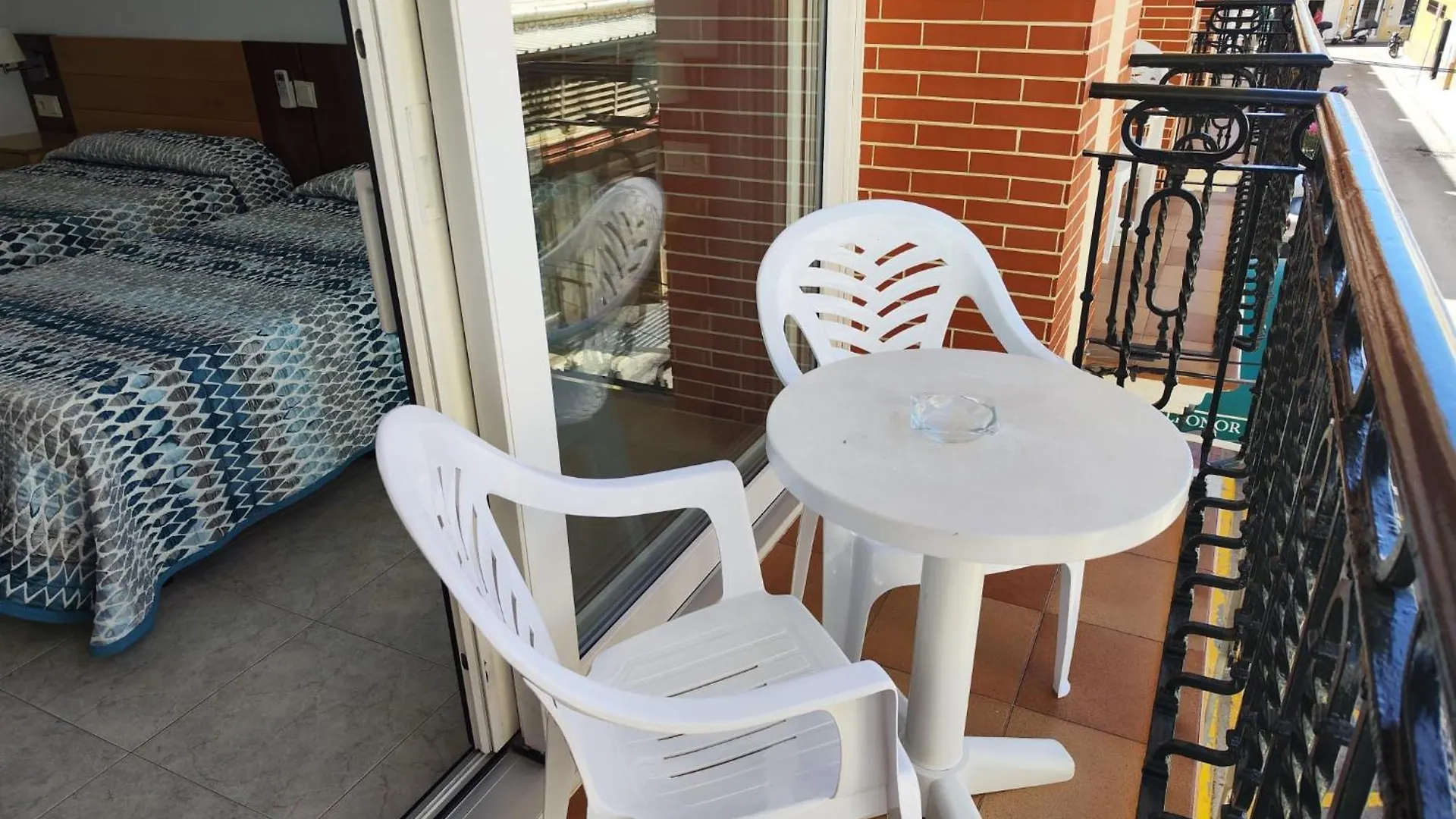 Apartamentos Leonor Carihuela Torremolinos 0*,  Spain