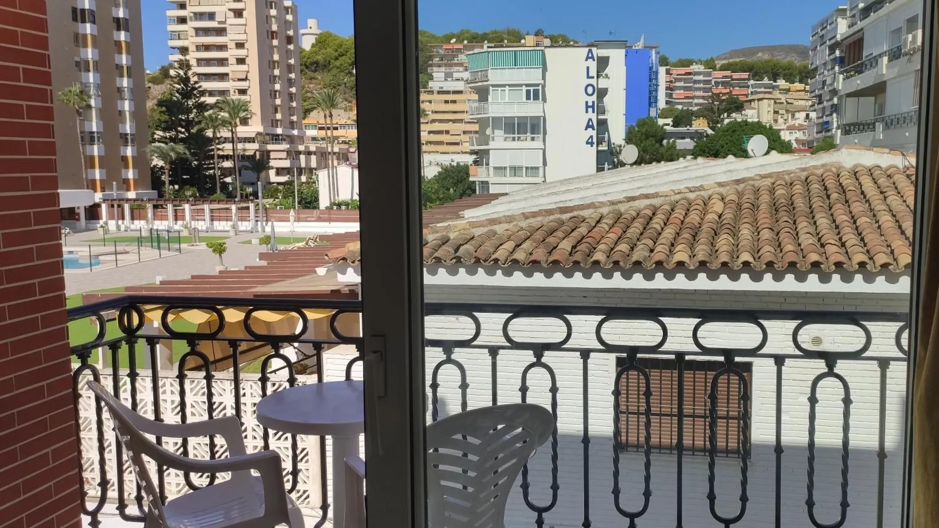 Apartamentos Leonor Carihuela Torremolinos Spain